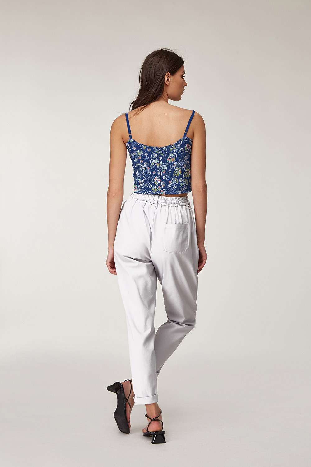 Popeline de viscose fond cobalt fleurs – Image 6