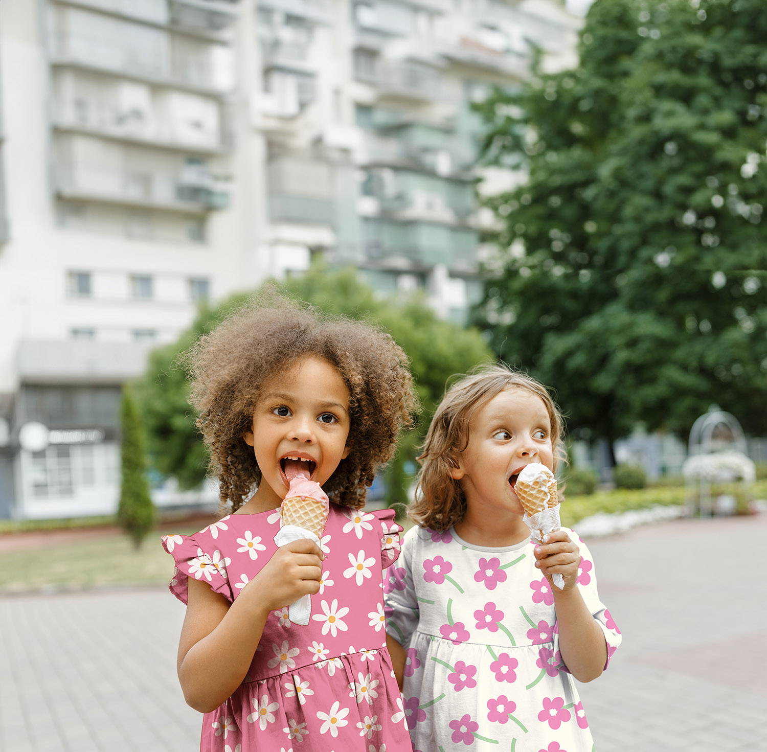 Popeline blanche fleurs roses – Image 4