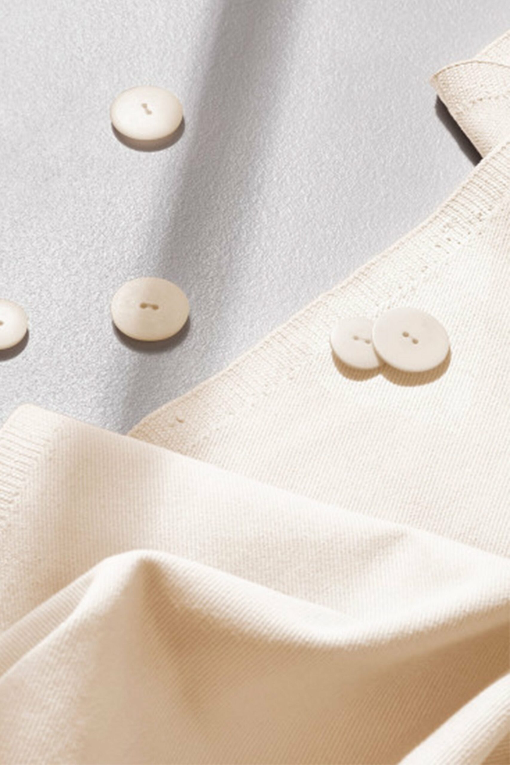 Gabardine Light Off-White Atelier Brunette – Image 4